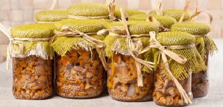 Come marinare i funghi per l'inverno a casa