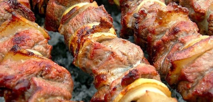 Come cucinare un agnello shish kebab