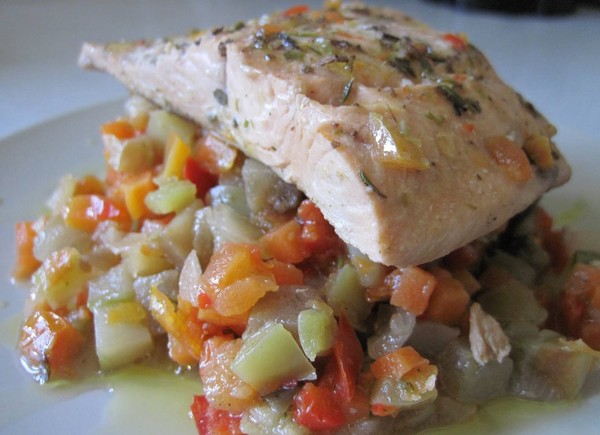 Come cucinare il salmone rosa? Ricette di salmone rosa succoso e morbido in forno con panna acida