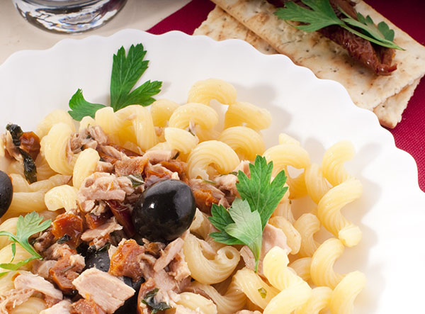 Ricetta per una pasta squisita con tonno piccante
