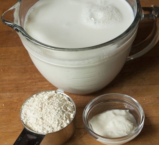 Come preparare yogurt con lievito a casa