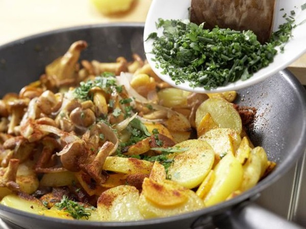 Come cucinare i finferli in una padella