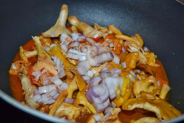 Come cucinare i finferli in una padella