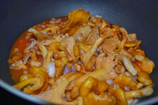 Come cucinare i finferli in una padella