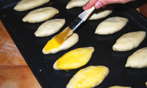 Come cuocere torte con patate in forno - passo dopo passo ricetta fotografica Foto di una ricetta di torte con patate