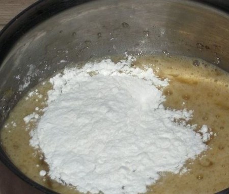 Come fare una crema per cappuccino: crema pasticcera, formaggio e crema di latte condensato, una ricetta con una foto
