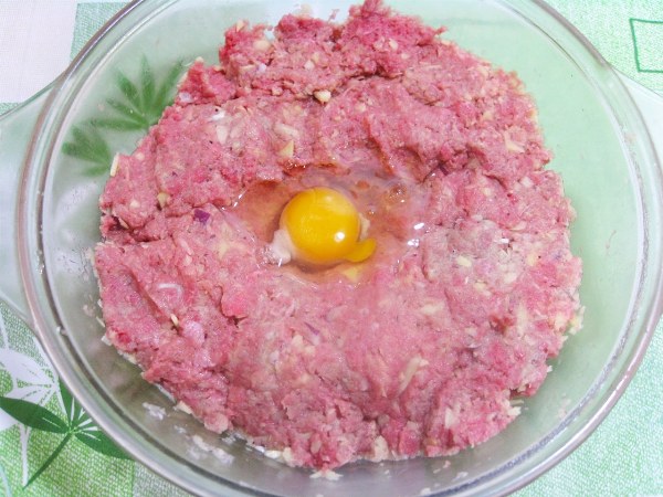 aggiungere l'uovo