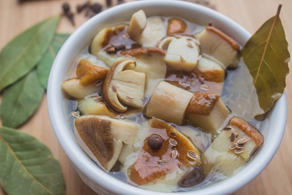 Come salare i funghi per l'inverno