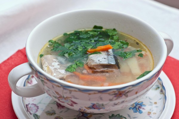Zuppa di saura in scatola: ricette gustose e utili