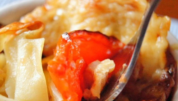 Ricetta per gustosi nidi di MACFFA con carne macinata e pomodoro