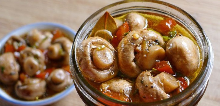 Ricetta per champignon in scatola per l'inverno