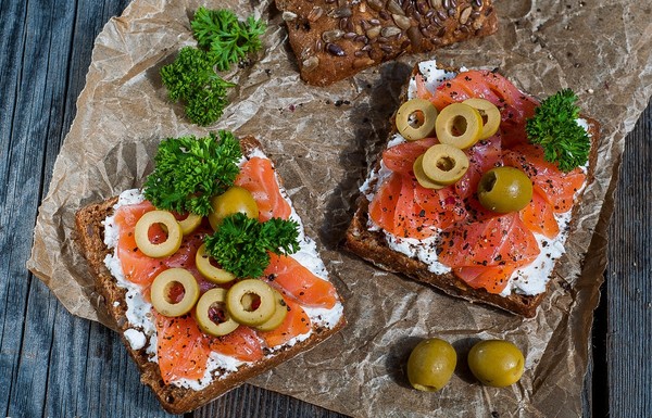 Come scegliere il salmone in salamoia: ricette