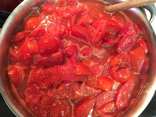 Ketchup con le proprie mani dai pomodori: ricette passo-passo per la raccolta per l'inverno