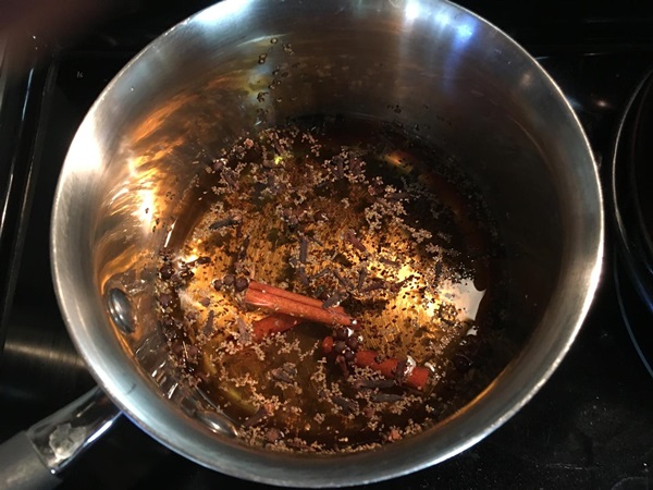 Ketchup con le proprie mani dai pomodori: ricette passo-passo per la raccolta per l'inverno