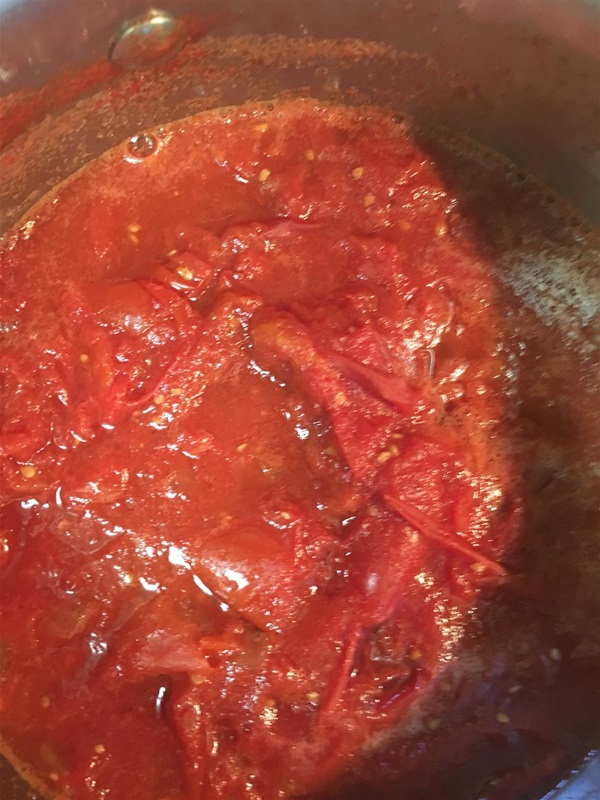 Ketchup con le proprie mani dai pomodori: ricette passo-passo per la raccolta per l'inverno