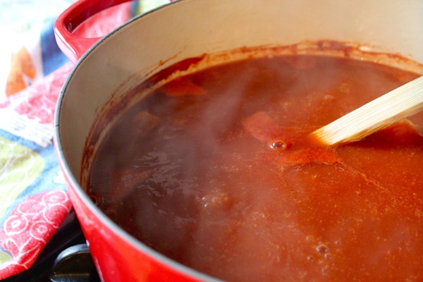 Ketchup con le proprie mani dai pomodori: ricette passo-passo per la raccolta per l'inverno