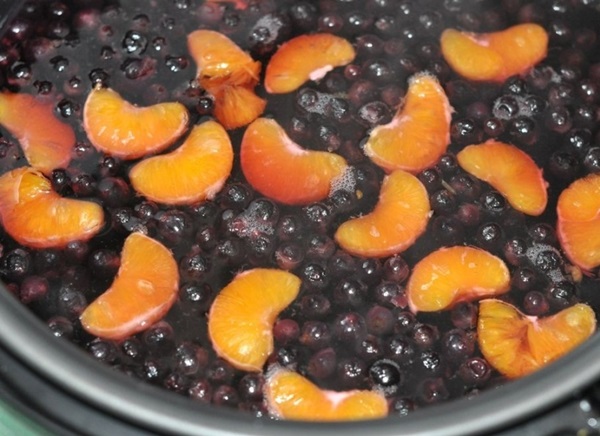 Compote dalla frittata di chokeberry