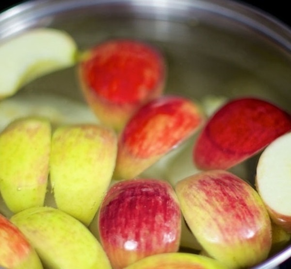 Compote dalla frittata di chokeberry
