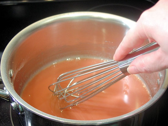 Composta fragrante dalla ciliegia per l'inverno - ricetta