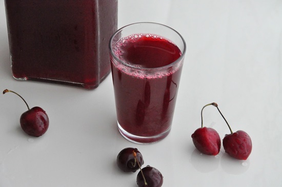Composta fragrante dalla ciliegia per l'inverno - ricetta
