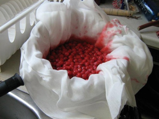 Fragrante composta di ciliegie in padella e multivark - ricetta