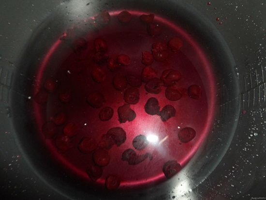 Fragrante composta di ciliegie in padella e multivark - ricetta