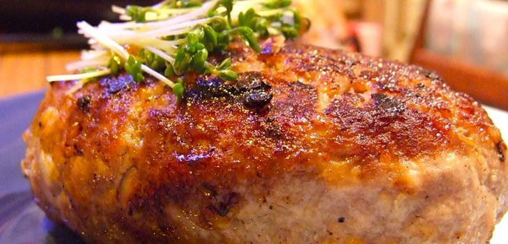Cotolette di pollo: friggere il piatto saporito e saporito