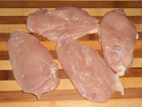 Cotolette di pollo: friggere il piatto saporito e saporito