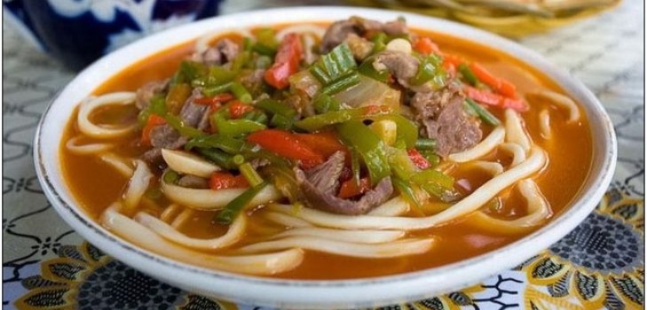 lagman su un piatto