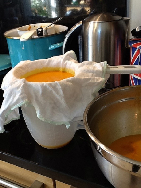 L'olivello spinoso per l'inverno, le migliori ricette: con lo zucchero, senza cottura, con miele, gelatina