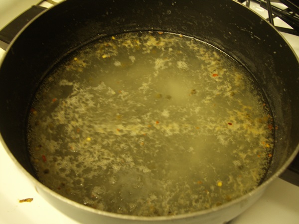 Cetrioli saporiti con aglio per l'inverno