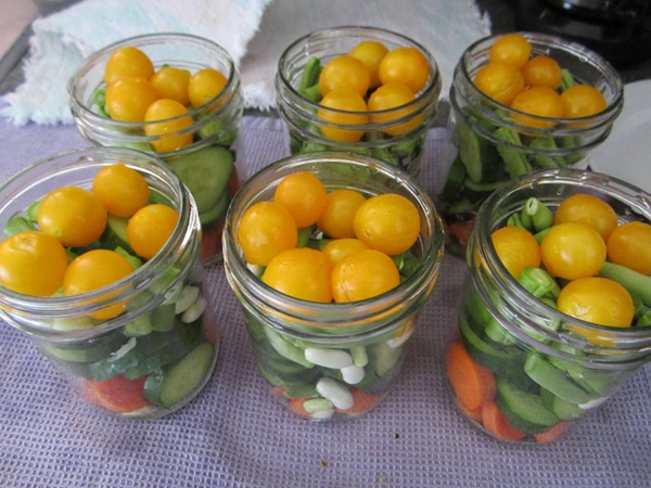 Cetrioli saporiti con aglio per l'inverno