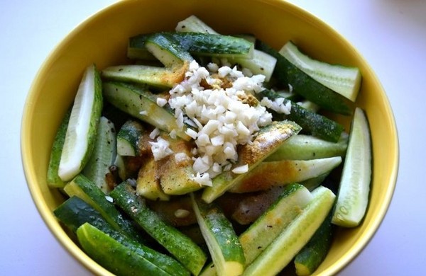 Cetrioli con senape per l'inverno senza sterilizzazione e con essa, caldo e freddo. Insalata di cetrioli sovrani con senape