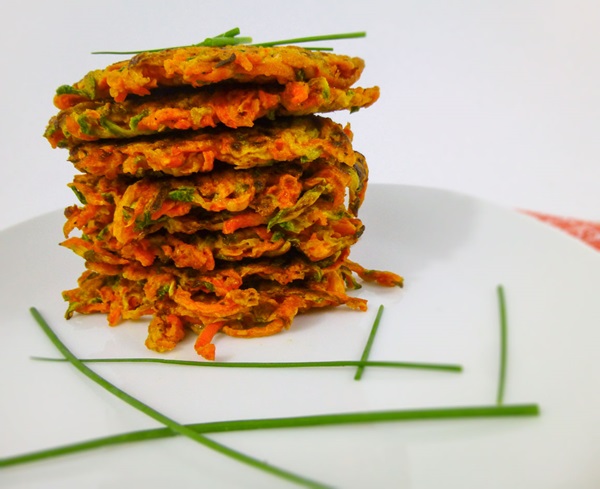 Deliziosi pancakes di zucchine su ricette veloci