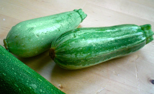 Deliziosi pancakes di zucchine su ricette veloci