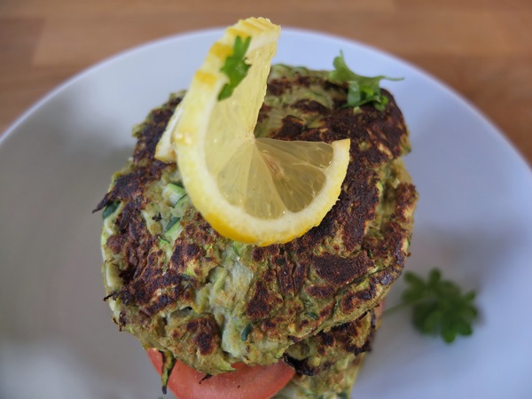 Deliziosi pancakes di zucchine su ricette veloci