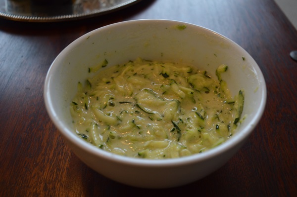 Deliziosi pancakes di zucchine su ricette veloci