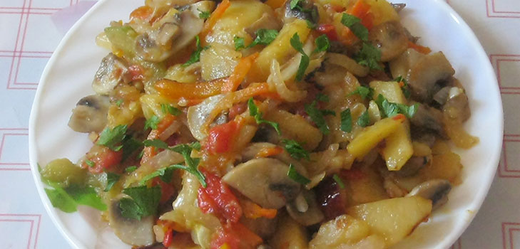 Stufato di verdure nel multivarro