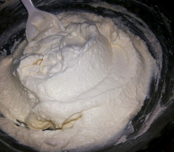 Ricotta di Pasqua: le migliori ricette con una foto della preparazione di una delicata delicatezza festiva