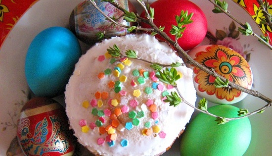 Come cuocere una torta di Pasqua a casa, una ricetta con una foto Come cuocere una torta di Pasqua a casa, una ricetta con una foto