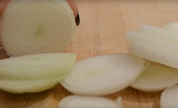 Patissons per l'inverno, deliziose ricette di spazi vuoti "Fingers lick" in vasetti - decapati, salati, senza sterilizzazione