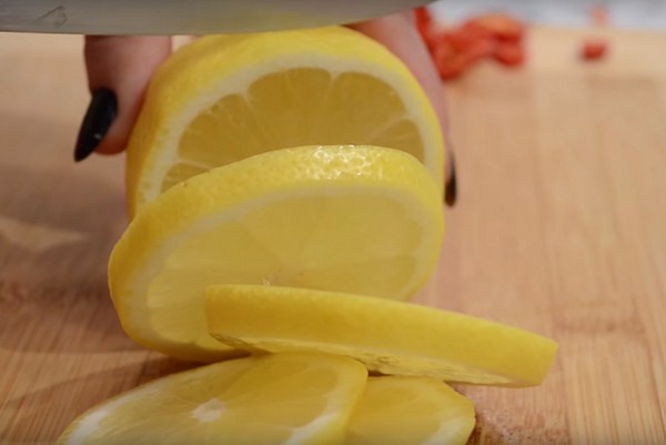 Patissons per l'inverno, deliziose ricette di spazi vuoti "Fingers lick" in vasetti - decapati, salati, senza sterilizzazione