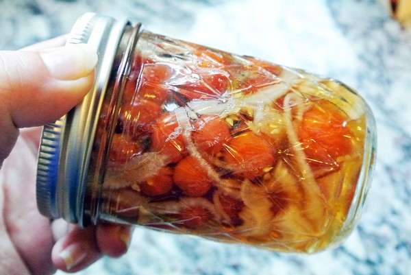 Pomodori con aglio per l'inverno, ricette. Raccolta di pomodori con aglio per l'inverno: una ricetta per una cottura veloce, senza sterilizzazione, salata senza fare il bagno Pomodori con aglio per l'inverno, ricette. Raccolta di pomodori con aglio per l'inverno: una ricetta per una cottura veloce, senza sterilizzazione, salata senza fare il bagno
