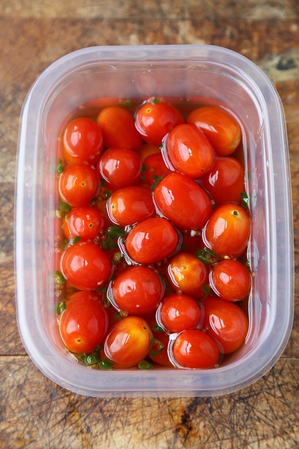 Pomodori con aglio per l'inverno, ricette. Raccolta di pomodori con aglio per l'inverno: una ricetta per una cottura veloce, senza sterilizzazione, salata senza fare il bagno Pomodori con aglio per l'inverno, ricette. Raccolta di pomodori con aglio per l'inverno: una ricetta per una cottura veloce, senza sterilizzazione, salata senza fare il bagno