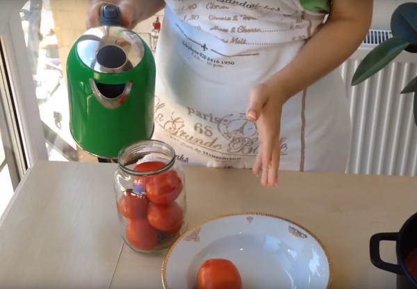 Pomodori nel loro stesso succo per l'inverno, ricette con foto