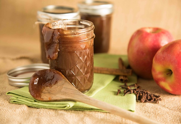 Come cucinare la marmellata dalle mele a casa