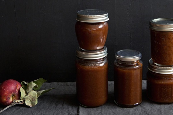 Come cucinare la marmellata dalle mele a casa