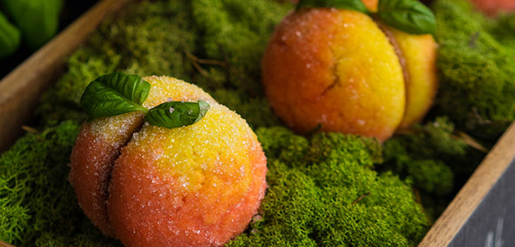 Ricetta di vacanza: Torta di pesche con ripieno di crema