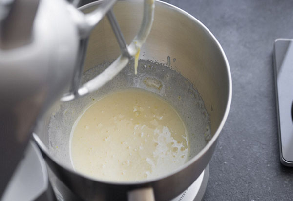 Ricetta di vacanza: Torta di pesche con ripieno di crema