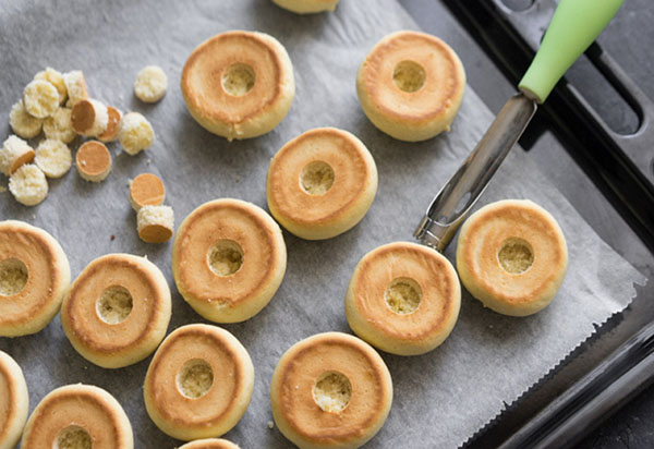 Ricetta di vacanza: Torta di pesche con ripieno di crema